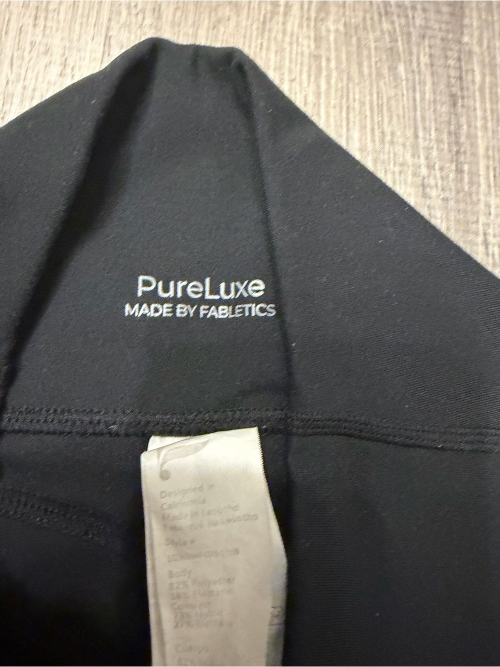 Women's Fabletics Oasis Pureluxe Black High-Waisted Capri Leggings- Size L-Used - Picture 3 of 5
